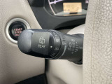間けつ式フロントワイパースイッチレバーです。リヤワイパースイッチも付いています。