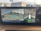 車を空から見たような映像が映る、アラウンドビューモニターで車両周辺の安全確認も一目でできます!小さなお子様や障害物も確認できるので、運転のし易さだけではなく事故防止にも役立ちます♪
