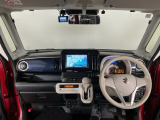 【前方視界】開放的な前方視界!運転がしやすく疲れにくいです♪窓が大きく、見通しがとっても良いおクルマですよ♪