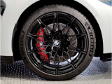 【BMWアロイホイル】軽量かつ強度に拘ったアロイホイル。走行性能ポテンシャルを引き出す設計。車の足元を引き締めてくれる大きなポイントはアロイホイルです。