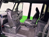 運転席ロングスライドシ-ト運転席はシ-トバックのスイッチとレバ-を操作すると、世界初♪最大540mmのスライドが可能になります!降車することなく座ったまま後席の荷物などを取ることもできますよ♪