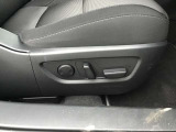 パワーシートで細かな乗車姿勢が調整出来ます
