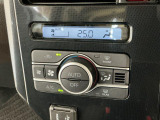 【オートエアコン】AUTOボタンを押してお好みの温度を設定!快適な室温でドライブをお楽しみいただけます♪