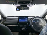 落ち着いたカラーの内装で、ゆったりと運転したい方に。