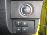 キーレスプッシュスタート。軽とは思えないほどの豊富な装備も魅力的!運転席から操作ラクラク。