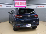 バックカメラが付いているので後方確認が非常にしやすいです。今や運転初心者も熟練者も必須装備!ついていて損はないですね♪