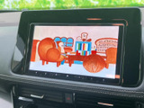 画面でテレビ映像を楽しめる装備です。停車中の休憩時間などに番組を視聴でき、画面表示も見やすく、車内で過ごすひとときに活用いただけます。視聴は停車時にお楽しみください。