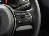 電子制御パーキングブレーキ搭載で指一本で簡単に操作することができます。さらに停車中に、ブレーキペダルを踏み続けなくても、自動的にブレーキを保持する機能である、オートマチックブレーキホールド付きです。