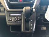 温度を設定すれば、自動で車内の温度管理をしてくれる優れものです♪ATミッションで運転楽々