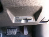 ETC車載器を装備しています。高速道路の料金所もストレスなく通行できます。すっきりとしたビルトインタイプですよ。
