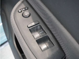 ◆パワーウィンドウスイッチ◆運転席から全席の窓の開閉操作を行うことが出来いつでも換気ができます!