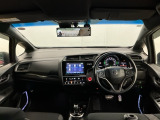 【前方視界】開放的な前方視界!運転がしやすく疲れにくいです♪窓が大きく、見通しがとっても良いおクルマですよ♪
