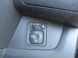 ドアミラーの鏡面の調節、格納は運転席からすべて操作できます!