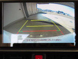 バックガイドモニターで、後方を確認しながら安心して駐車することができます。運転初心者も熟練者も必須の機能ですよ!