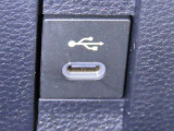 USB端子を装備しております。