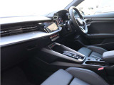 ボディの色味や質感など、ぜひ実車でもお確かめください。