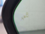 ブラインドスポットモニター付きなので、車線変更などの際、斜め後ろの死角からの接近をランプで知らせてくれます!