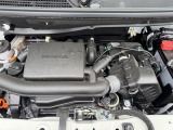 チェーン駆動の、3気筒DOHCエンジンです。