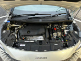1.6L PureTechターボエンジン 加えて、前後2基の高効率電動モーターを搭載し4輪を駆動します。システム合計出力は300ps(カタログ値)