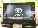 【9インチ ディスプレイオーディオ】大画面ディスプレイへお持ちのスマートフォンと連携して、ナビやbluetoothでの音楽再生が可能です♪デザインはもちろん操作性も良好!別途ナビ機能の取付可能です♪