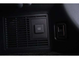 非常時やキャンプなどに役立つAC100V(1500W)コンセント付きです。