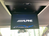 【BIG-X10.1インチフリップダウンモニター】大画面モニターで後席でもエンタメをお楽しみいただけます。小さなお子様にも大人気の装備です♪