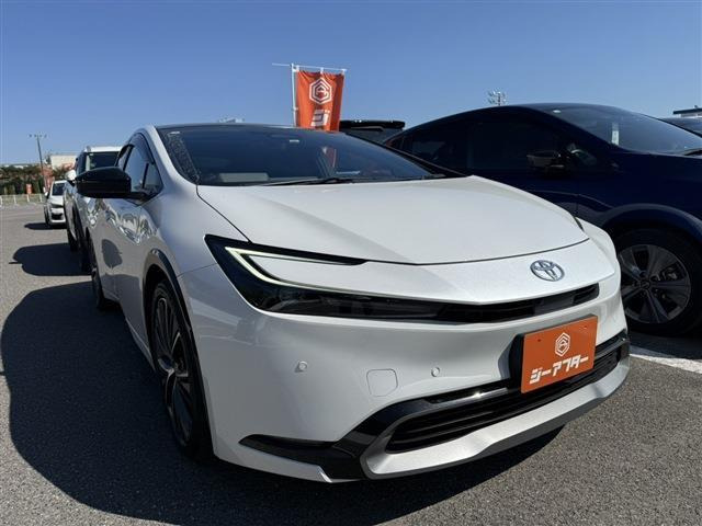 プリウス 2.0 Z E-Four 4WD サンルーフ 禁煙車 純正12.3インチナビ