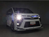 高輝度で点灯速度が速いLEDヘッドライト装備!LEDの明るい光が走行中の視界の確保をサポートして、夜のドライブがより楽しく安全に運転できます♪