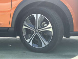 日産純正アルミホイール タイヤサイズは205/55R17です。