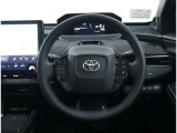 各操作スイッチなどもハンドルから手を放すことなく操作可能で安全運転に支援いたします!