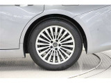タイヤサイズ(235/55R19)です。