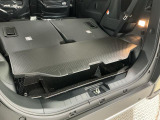【デッキボード】脚を立てれば2段積みモードに。取り外してテーブルとしても使用可能。キャンプ時などに便利です♪