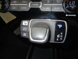 スムーズな操作で快適に運転を楽しめるよう、シフトポジションを電動で制御するエレクトロシフトマチック採用!!
