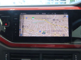 ディスカバーメディア搭載。「VW Connect」というeSIMが内蔵された画期的なシステムです。地図データなど自動で情報を更新することができるのが大きな魅力。なお、CD/DVD・TVは廃止されてます