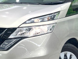 【LEDヘッドライト】悪天候や夜間走行時も良好な視界を確保し安心して運転できる高輝度LEDヘッドライトを装備!点灯速度が早く、消費電力も抑えられています。