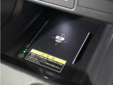 ◆ワイヤレス充電器◆ワイヤレス充電対応のスマートフォンを置くだけで充電が可能でとても便利な機能です。