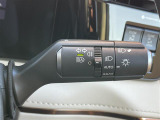 【オートライト(AUTO)】外の明るさをシステムが感知して、自動でヘッドライトが点灯します。ヘッドライトをつけ忘れを防ぐ便利機能です。