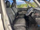 運転席シート廻りは使用感も少なく、良好な状態となっています。前オーナー様が丁寧に使っていたことがよくわかりますね。