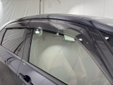 ★ドアバイザー★雨天時に窓を開けても濡れにくく車内に雨が入り込むのを防ぎながら換気ができます(^^♪