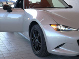 神戸マツダ神戸西インター店は、通常ディーラー+&alpha;の次世代型店舗としてROADSTER EXPERIENCE SPACEの冠を掲げ、「いつでも・誰でも・気軽に会いに行ける」ロードスターUカー専門店。