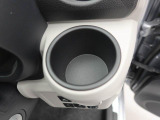 【カップホルダー】エアコン吹き出し口下部に設置されていますので使いやすさバッチリ!運転席から手の届くちょうどの位置です!