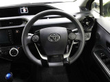 各操作スイッチなどもハンドルから手を放すことなく操作可能で安全運転に支援いたします!