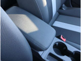 Audi正規ディーラーが高品質をお約束。高度な訓練・教育を受けたAudi専任メカニックが、100項目にもおよぶ精密な点検を実施。すべてクリアしたAudi車だけ、あなたのお手元に届けられるのです