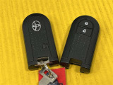 キーフリーシステム車!電子カードキーをかばんやポケットに入れておけば、ドアのロックアンロックやエンジンの始動が出来ます!