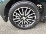 アルミホイールです。足元が引き立つので、車全体のイメージがアップしますよ!