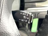 【レーダークルーズコントロール】高速道路での長距離走行が楽に!!自動で速度を保つクルーズコントロールが、衝突軽減システムと連携し、前方の車両を感知して車間を保つように速度調節してくれます!!