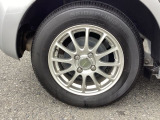 アルミホイールです。足元が引き立つので、車全体のイメージがアップしますよ!