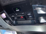 レクサスオーナー様をお守りするためのヘルプネットスイッチです。万一の際は専門オペレーターにつながり、警察や消防への緊急通報をサポートします。