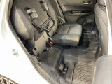 後席をはね上げれば、「もうひとつの荷室」が生まれます。
