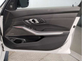 ★全国納車可能!★15年連続BMW販売台数全国TOPの信頼と実績!★お勧めの1台!早い者勝ちです!★詳細はBPS六甲アイランド店【フリーダイヤル:0078-6002-404284】迄お気軽に♪★